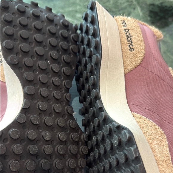 New Balance 327 EUC Women's Sneakers in Pink and Tan - Picture 5 of 11